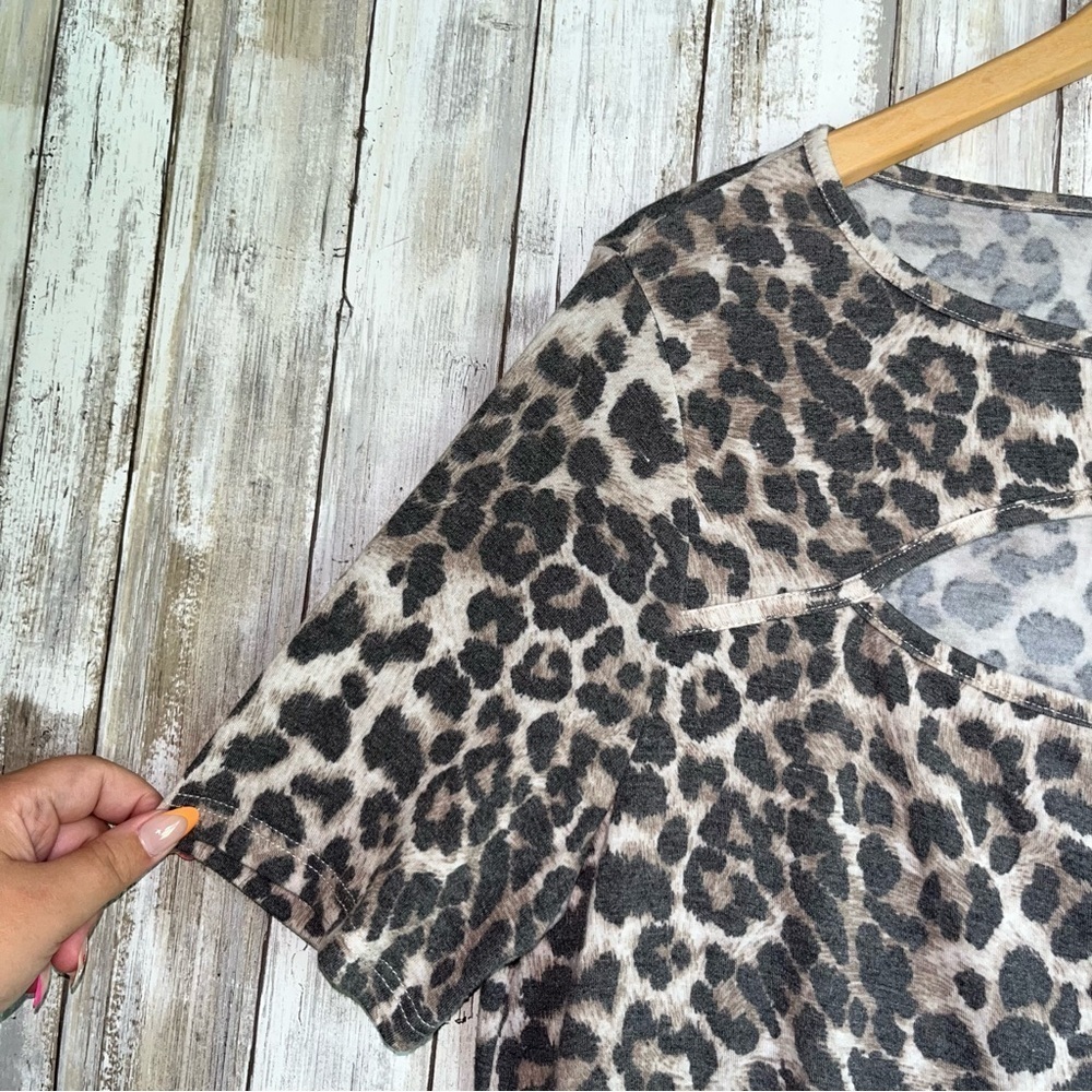 Bibi Leopard Split Neck Blouse - Picture 3 of 4